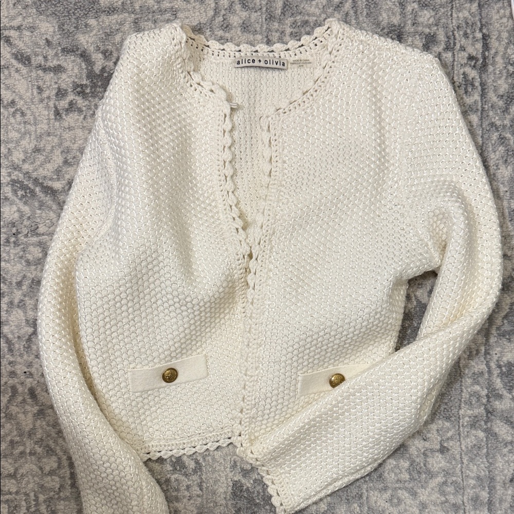 Alice + Olivia Cream Cropped Scallop-Trim Cardigan